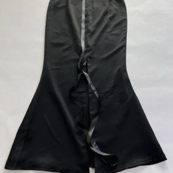 LEAU Iris Satin Midi Skirt - Black - Picture 4 of 4